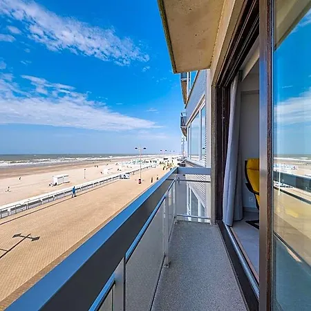 With 3 Bedrooms And Sea View Hotel 3*