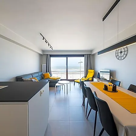 With 3 Bedrooms And Sea View Ostend